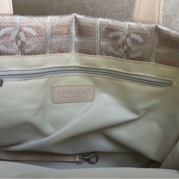 Authentic! *VTG* CHANEL Metallic Sheen Small Travel Ligne Shopper Tote 💝🌟💝🌴🥂 - Picture 13 of 15